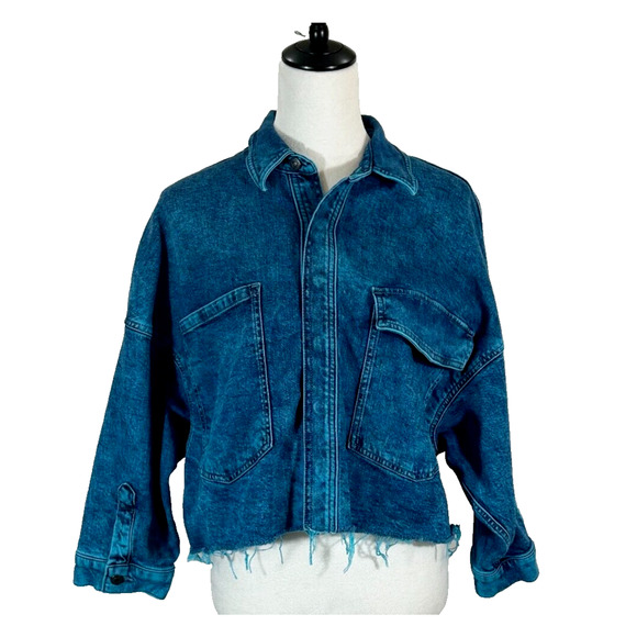 Express Jacket Womens Medium Blue Denim Distressed Cropped Raw Hem Snap Front - Picture 1 of 11